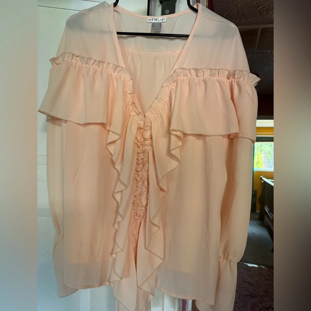 Venus Women's Peach Ruffle Top Brand New - Picture 2 of 8